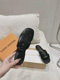 Picture of Louis Vuitton Slippers _SKULVsz35-41mnf0402576